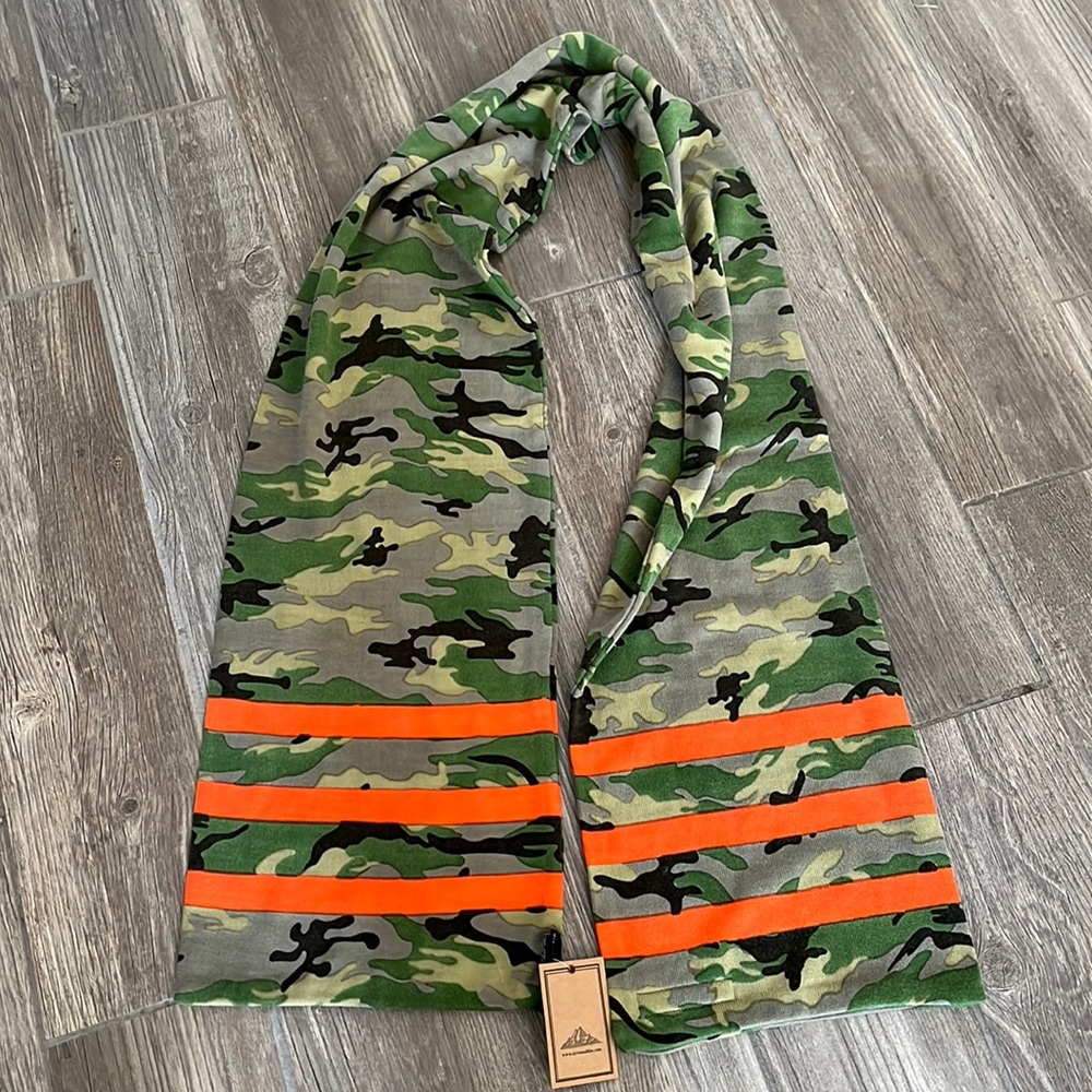 Steve Madden Camo winter scarf